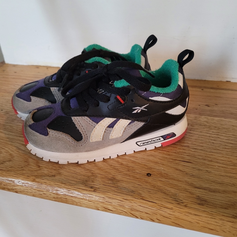 reebok - Picture 3 of 3